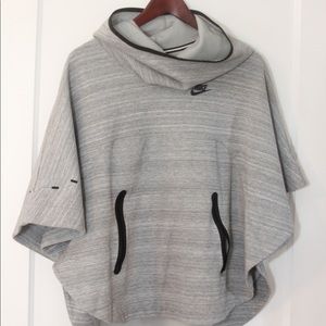 Nike Tech Poncho
